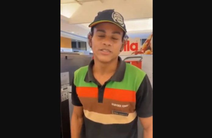 Proibido De Ir Ao Banheiro Funcionário Do Burguer King Urina Na Roupa Ni24h 2403