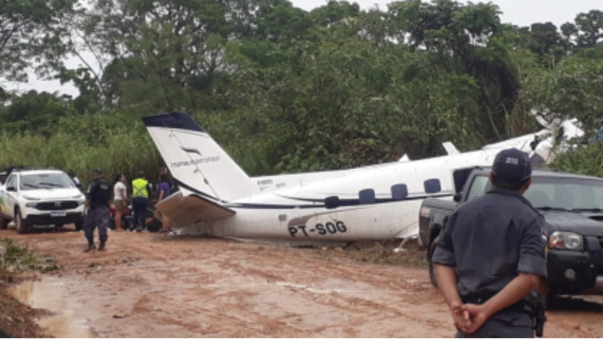 Avião cai no Amazonas