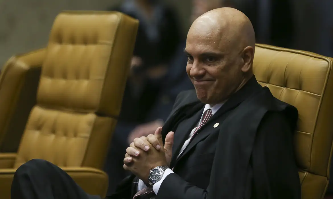 Moraes manda afastar sete oficiais do Exército