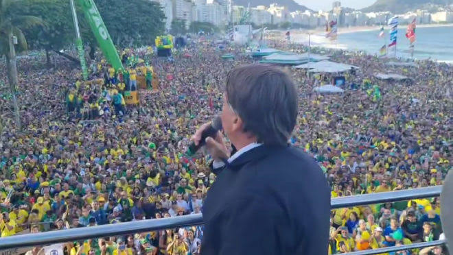 AO VIVO: Acompanhe Copacabana no Ato pela Democracia